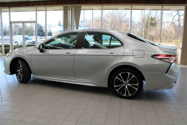 2020 Toyota Camry SE Holiday Special - cars & trucks - by dealer -... for sale in Burbank, IL – photo 7