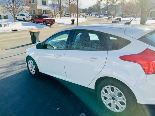 2013 Ford Focus Hatchback SE - cars & trucks - by owner - vehicle... for sale in Shakopee, MN – photo 9