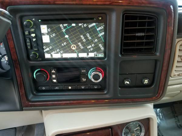 ///2006 Cadillac Escalade//AWD//Leather//Heated Seats//Navigation/// for sale in Marysville, CA – photo 12
