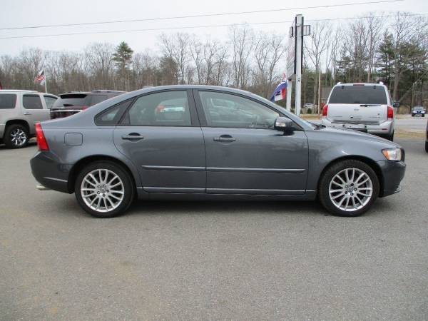 2011 Volvo S40 T5 Heated Leather Low Miles Sedan for sale in Brentwood, VT – photo 2