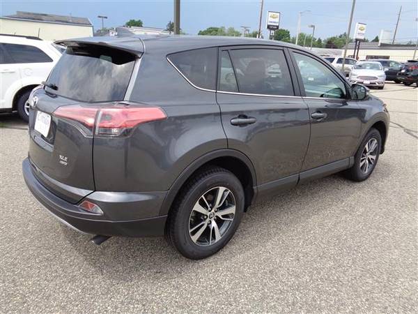 2018 Toyota Rav4 XLE - AWD - Moonroof for sale in Wautoma, WI – photo 4