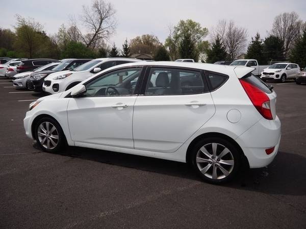 2013 Hyundai Accent SE - - by dealer - vehicle for sale in Youngstown, OH – photo 10