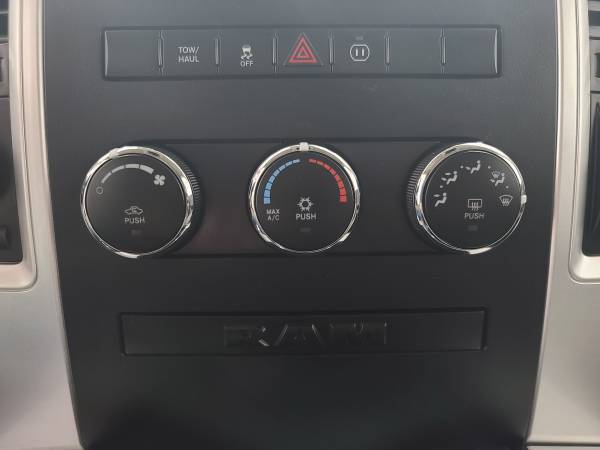 2011 Ram 1500 Big Horn! 4WD! Remote Start! Cln Carfax! Rust Free... for sale in Suamico, WI – photo 15