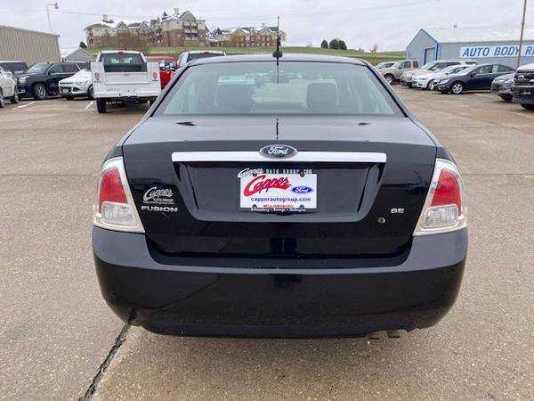 2007 Ford Fusion SEL hatchback Black - cars & trucks - by dealer -... for sale in Marengo, IA – photo 3