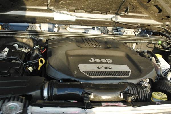 2016 Jeep Wrangler Unlimited Sport 4x4 4dr SUV SUV for sale in Miami, NY – photo 15