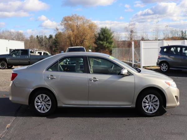 2014 Toyota Camry 2014.5 4dr Sdn I4 Auto LE (Natl) - cars & trucks -... for sale in Plaistow, ME – photo 7