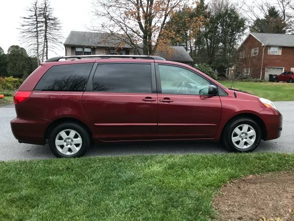 '08 Toyota Sienna MINIVAN - cars & trucks - by owner - vehicle... for sale in Lancaster, PA – photo 3