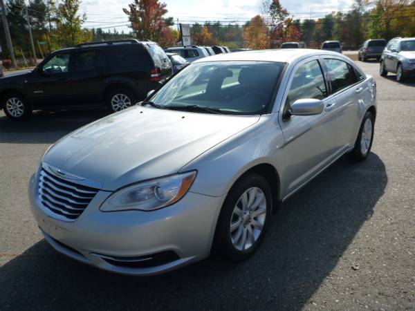 2011 CHRYSLER 200 SEDAN VERY CLEAN RUNS AND DRIVES GOOD-130K MILES -... for sale in Milford, ME – photo 8