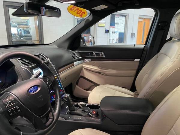 2018 Ford Explorer Limited 4WD - cars & trucks - by dealer - vehicle... for sale in Coopersville, MI – photo 11