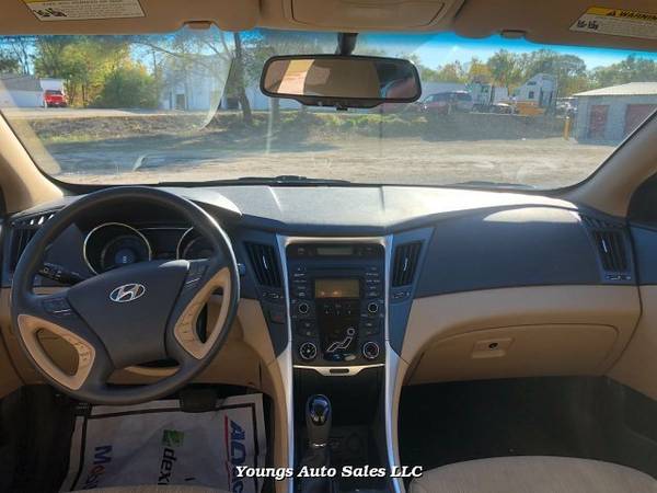 2012 Hyundai Sonata GLS Auto - cars & trucks - by dealer - vehicle... for sale in Fort Atkinson, WI – photo 7