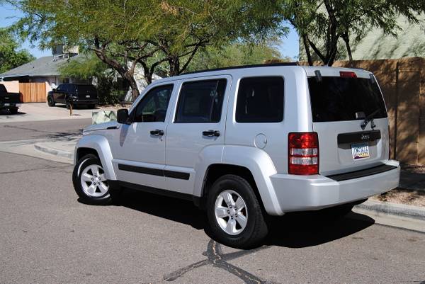 2009 Jeep Liberty Sport Utility * CLEAN TITLE * for sale in Phoenix, AZ – photo 3