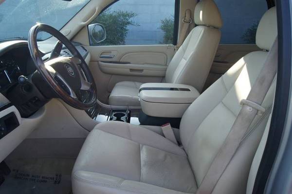 2007 Cadillac Escalade Base AWD LOW 89K MILES LOADED WARRANTY with for sale in Carmichael, CA – photo 12