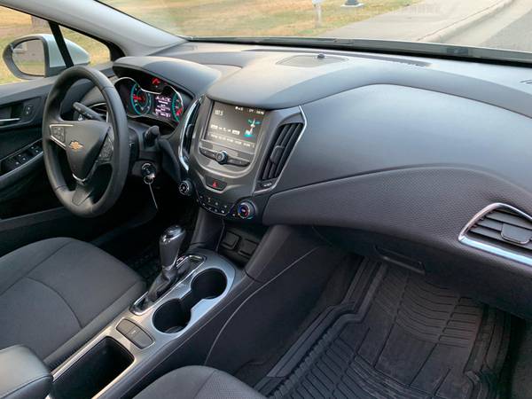 2018 CHEVROLET CRUZE LT / CLEAN TITLE / 4 CYLINDER / GREAT... for sale in El Paso, TX – photo 9