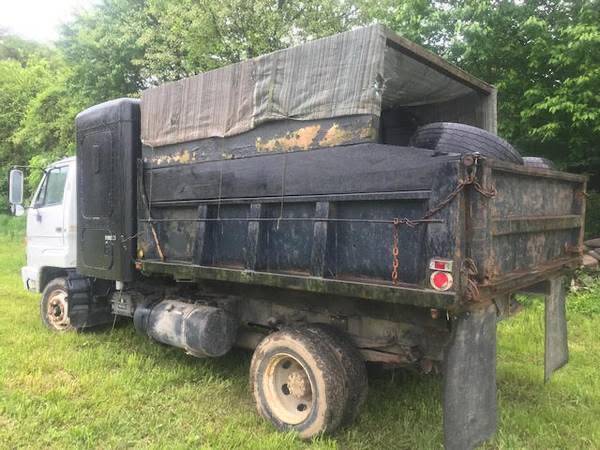 1992 Isuzu NRR Diesel Dump Truck For Sale for sale in Silver Spring, District Of Columbia – photo 3