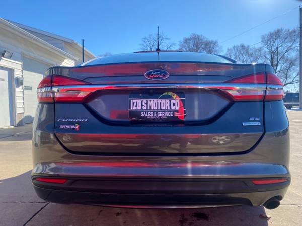 2017 Ford Fusion SE FWD - - by dealer - vehicle for sale in Waterloo, IA – photo 4
