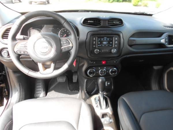 2015 Jeep Renegade Limited for sale in Iowa City, IA – photo 11