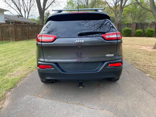 2017 Jeep Cherokee Latitude - - by dealer - vehicle for sale in Muscle Shoals, AL – photo 4