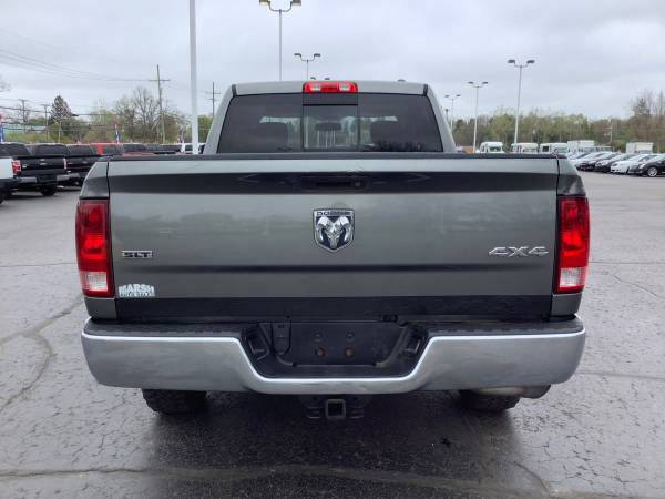 Nice! 2010 Dodge Ram 1500 SLT! 4x4! Crew Cab! Great Price! - cars & for sale in Ortonville, OH – photo 4