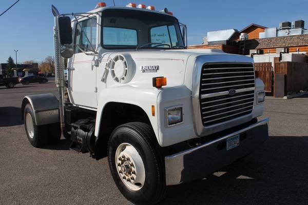 1988 FORD L8000 DAY CAB SEMI 7.8 I6 DIESEL AUTOMATIC LOW MILES CLEAN... for sale in WINDOM, MN – photo 6