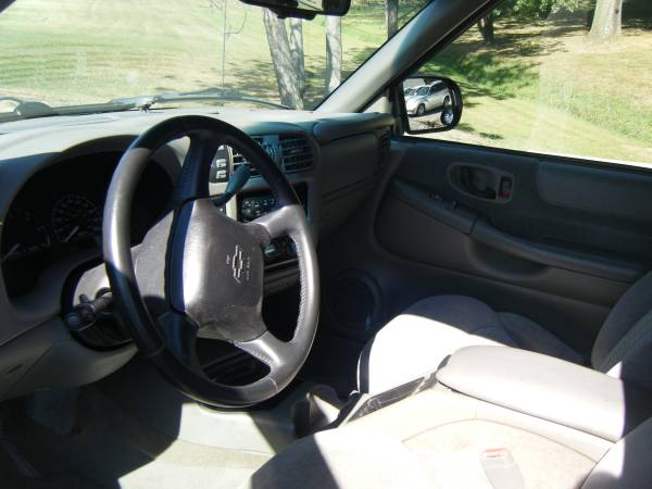 2002 CHEVY S 10 4/4 for sale in Martins Ferry, WV – photo 4