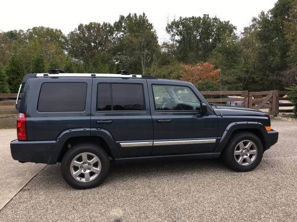 2006 Jeep Commander Limited V8 5.7L Hemi 3rd Row DVD 4x4 AWD 4WD for sale in Crestwood, KY – photo 2