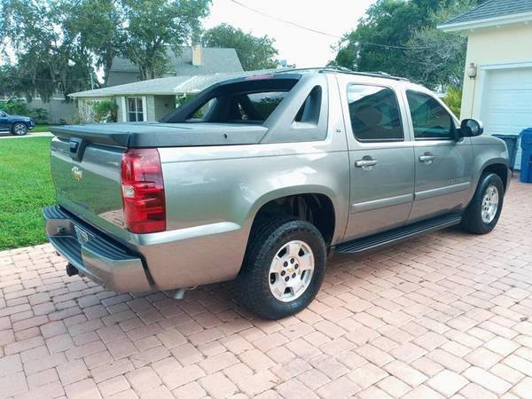 2008 CHEVROLET AVALANCHE LT W/SUNROOF!! only 81k miles!! - cars &... for sale in New Port Richey , FL – photo 4