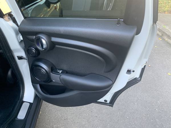 2015 MINI Cooper 4-Door hardtop Hatchback Sunroof 1 Owner 40MPG! WOW! for sale in Hillsboro, OR – photo 15