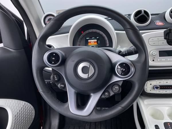 2017 smart fortwo Passion Hatchback Coupe 2D coupe Red - FINANCE -... for sale in Chicago, IL – photo 23
