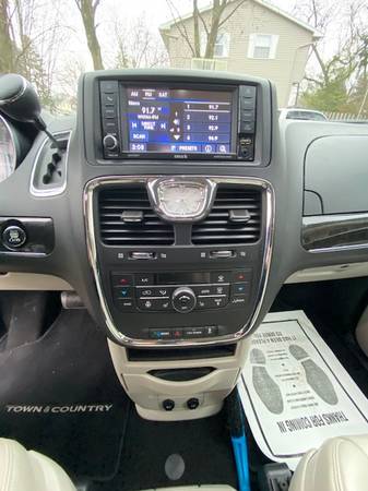 2014 Chrysler Town & Country - cars & trucks - by owner - vehicle... for sale in East Lansing, MI – photo 7