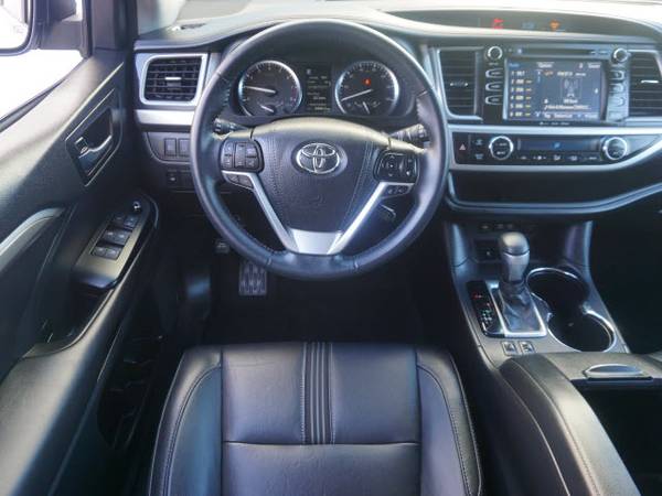 2018 Toyota Highlander SE - - by dealer - vehicle for sale in Glen Burnie, MD – photo 12
