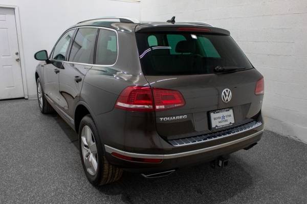 2016 Volkswagen Touareg Sport w/Technology - - by for sale in Tallmadge, PA – photo 6