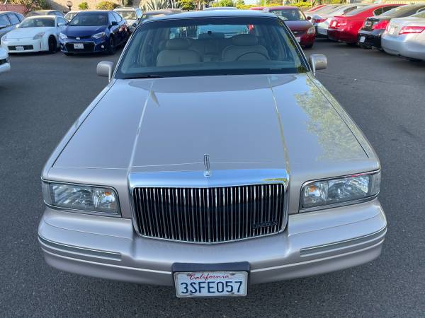 1997 Lincoln Town Car Signature Sedan 1 OWNER/CLEAN CARFAX for sale in Citrus Heights, CA – photo 7