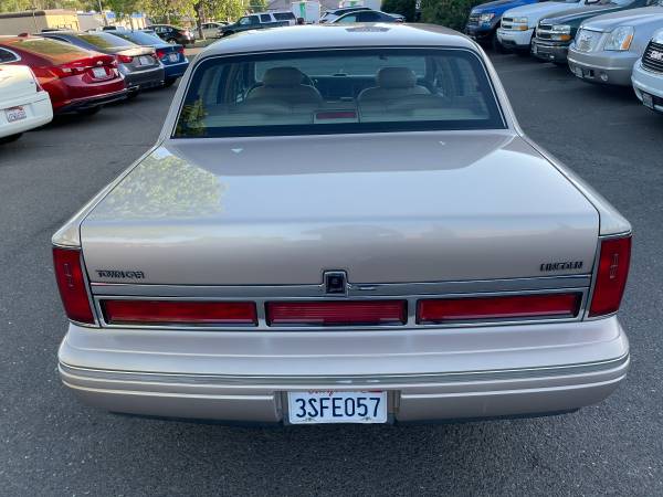 1997 Lincoln Town Car Signature Sedan 1 OWNER/CLEAN CARFAX for sale in Citrus Heights, CA – photo 8