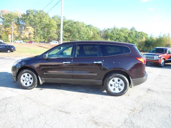 Chevrolet Traverse LS AWD 3rd ROW ONE OWNER **1 year warranty** -... for sale in hampstead, RI – photo 7
