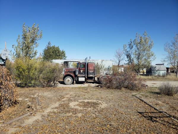 1982 359 peterbilt and 79 fruhauf pnumatic for sale in Mills, WY