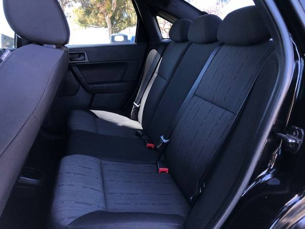 2011 Ford Focus SE 4-door gas saver, 4 cylinder for sale in Chula vista, CA – photo 8
