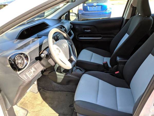 2015 Toyota Prius c hybrid pkg2 bluetooth cd 50mpg 112k for sale in Walpole, NH – photo 16