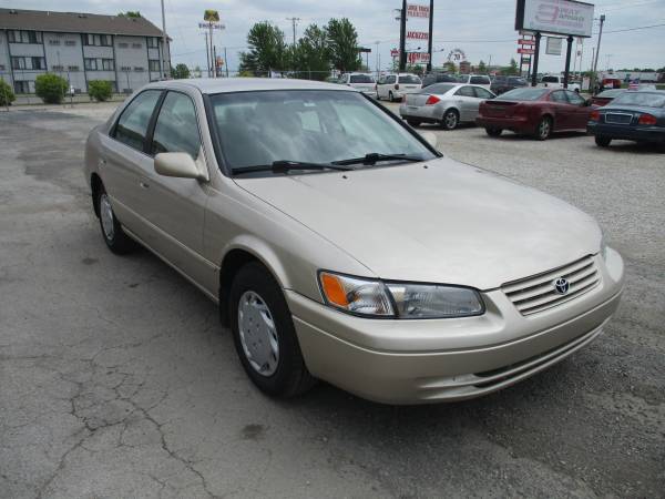 1999 Toyota Camry Very dependable as low as 600 down and 50 a week for sale in Oak Grove, MO – photo 3