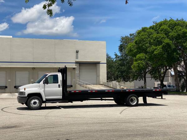 2005 GMC C5500 24 Foot Flatbed 8 1L Gas - - by for sale in West Palm Beach, NC – photo 3
