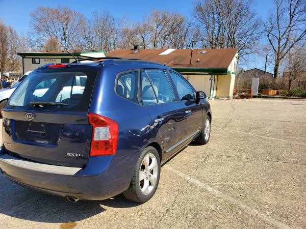 2007 KIA RONDO LX EXTRA CLEAN - - by dealer for sale in Indianapolis, IN – photo 5