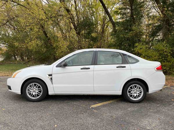 2008 FORD FOCUS SE Automatic with 88K miles - cars & trucks - by... for sale in Crystal Lake, IL – photo 8