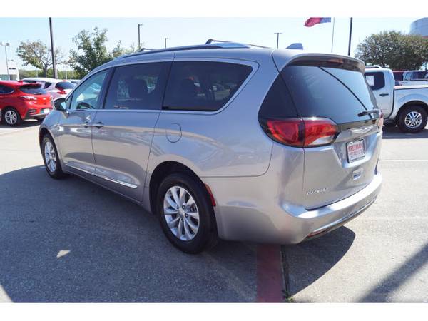 2019 Chrysler Pacifica Touring L - Ask About Our Special Pricing! for sale in Hurst, TX – photo 3