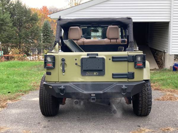 2013 Jeep Wrangler Unlimited Rubicon 4dr Commando Green / Saddle 6... for sale in Waterbury, NY – photo 7