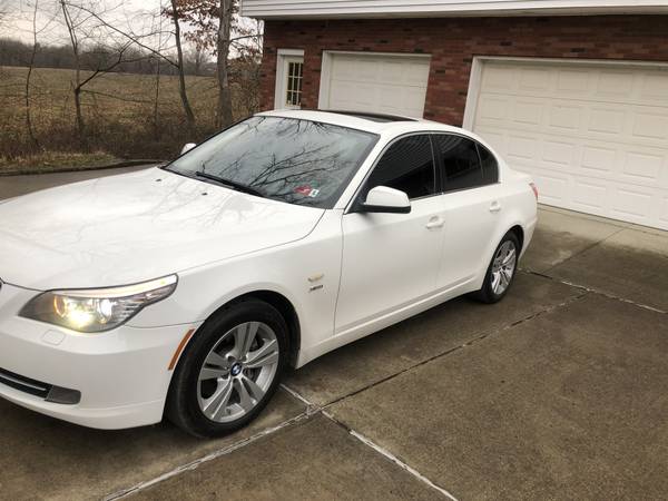 2010 BMW 528XI AWD SEDAN-CLEAN - - by dealer - vehicle for sale in New Castle, OH – photo 2