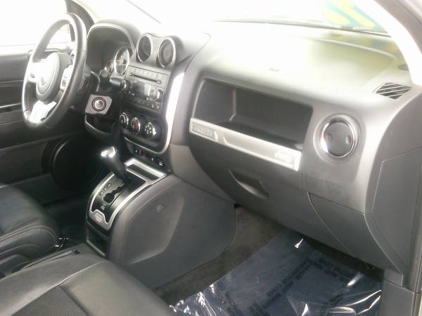 2015 Jeep Compass Latitude - 69k miles - Sunroof - cars & trucks -... for sale in Silvis, IA – photo 17