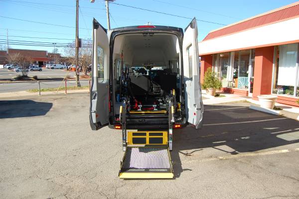 HANDICAP ACCESSIBLE WHEELCHAIR LIFT EQUIPPED VAN.....UNIT# 2289FHT -... for sale in Charlotte, SC – photo 7