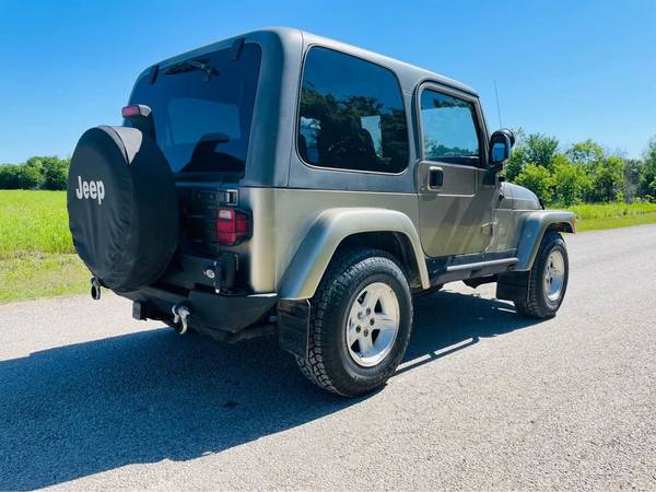 2004 Jeep Wrangler SAHARA EDITION 4X4 LOW MILES - - by for sale in Austin, TX – photo 4