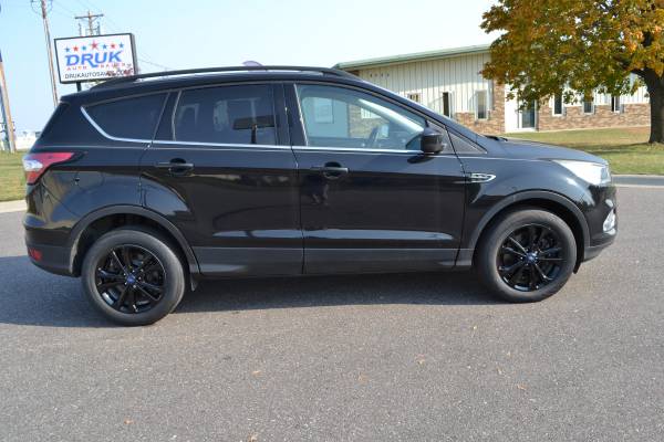 2017 Ford Escape SE AWD *CLEAN CARFAX * WARRANTY * FINANCING - cars... for sale in Ramsey , MN – photo 2