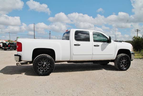 2014 CHEVROLET 2500 LT 4x4 - LOW MILES- DIESEL- COGNITO- NEW 20s &... for sale in Liberty Hill, IN – photo 14
