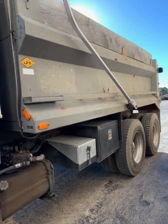 1994 Freightliner FL-80 for sale in Sycamore, IL – photo 5